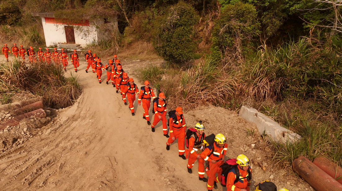 《人民至上、生命至上》