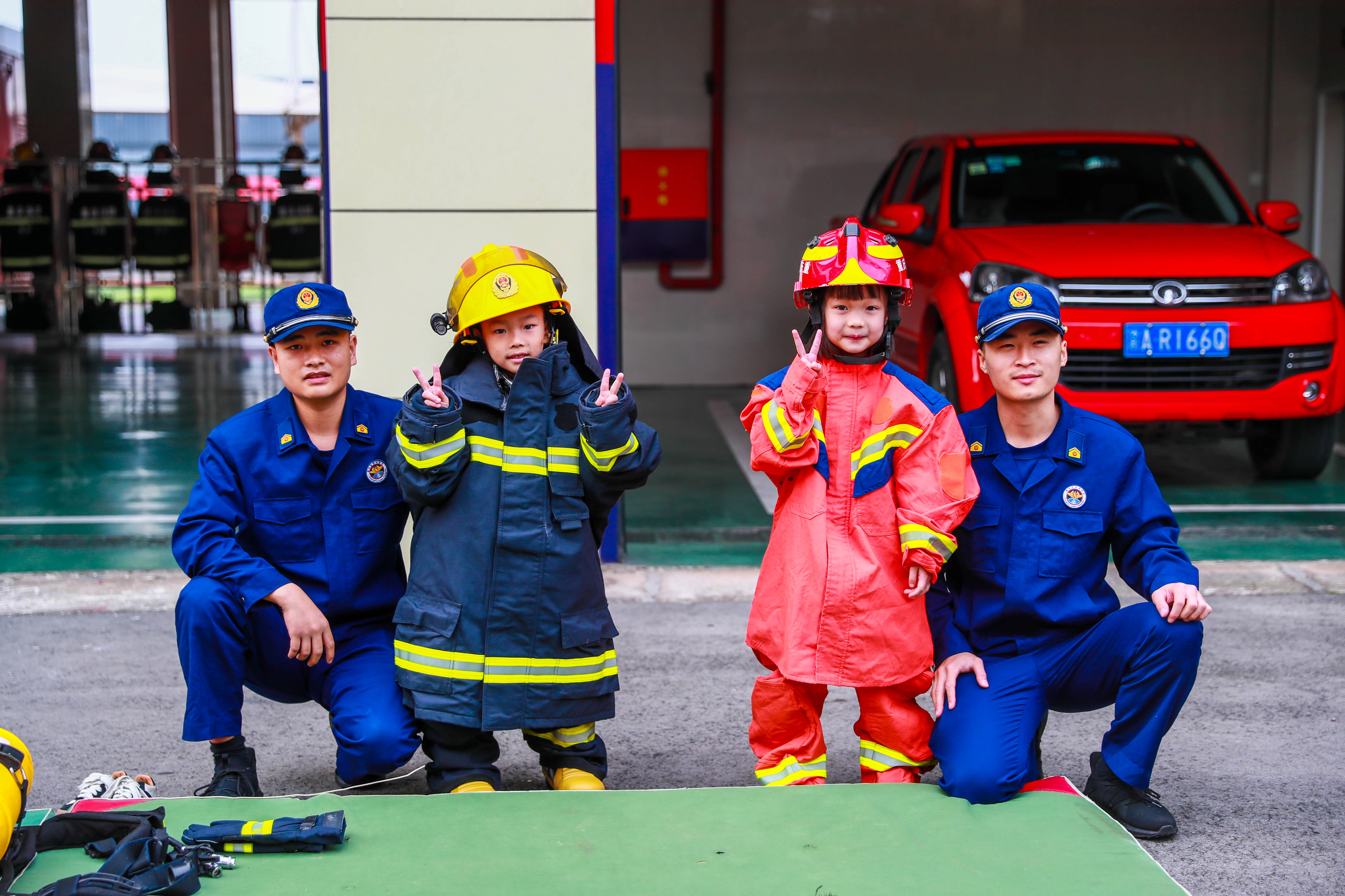 《我是小小消防员》