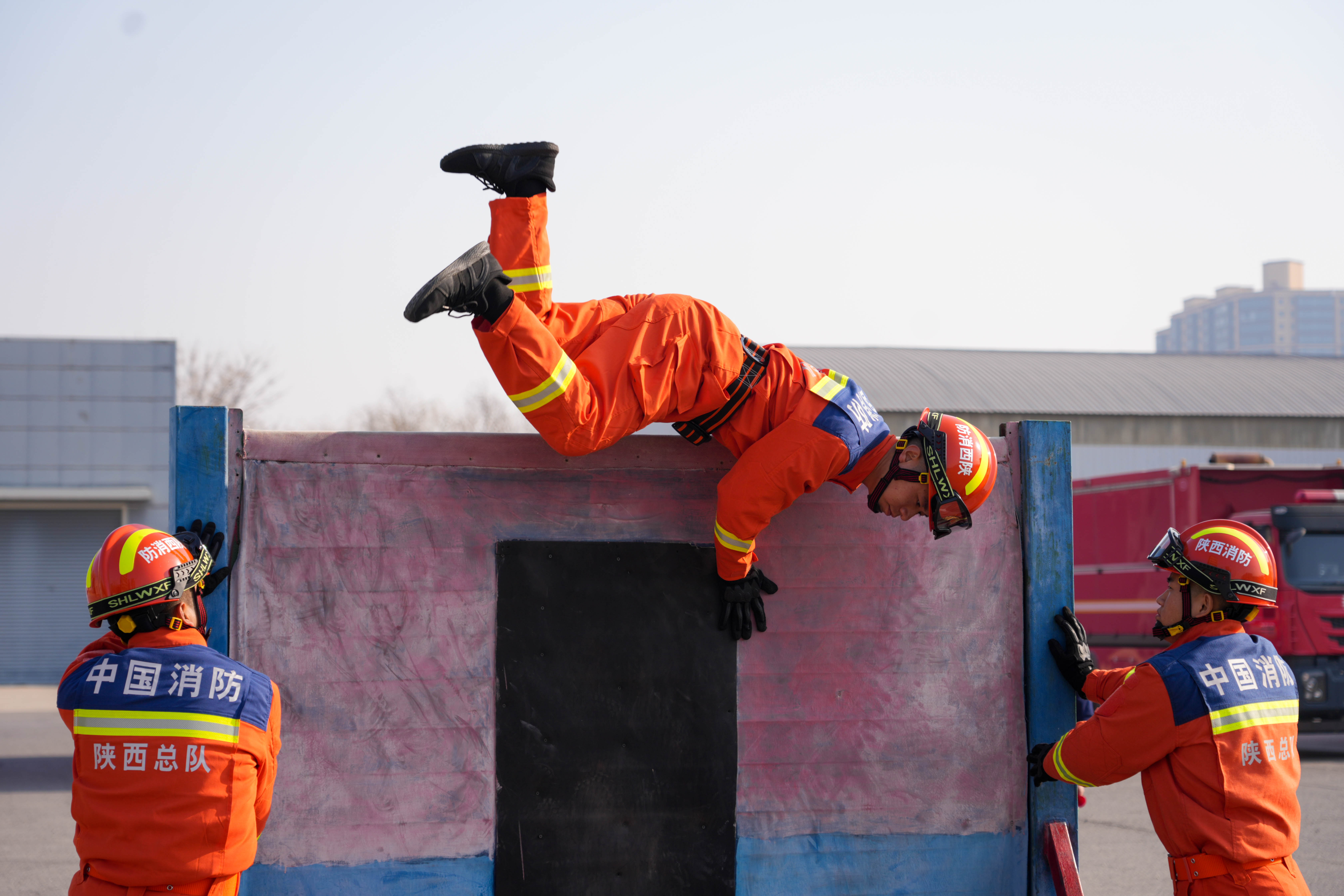 百米障碍如履平地