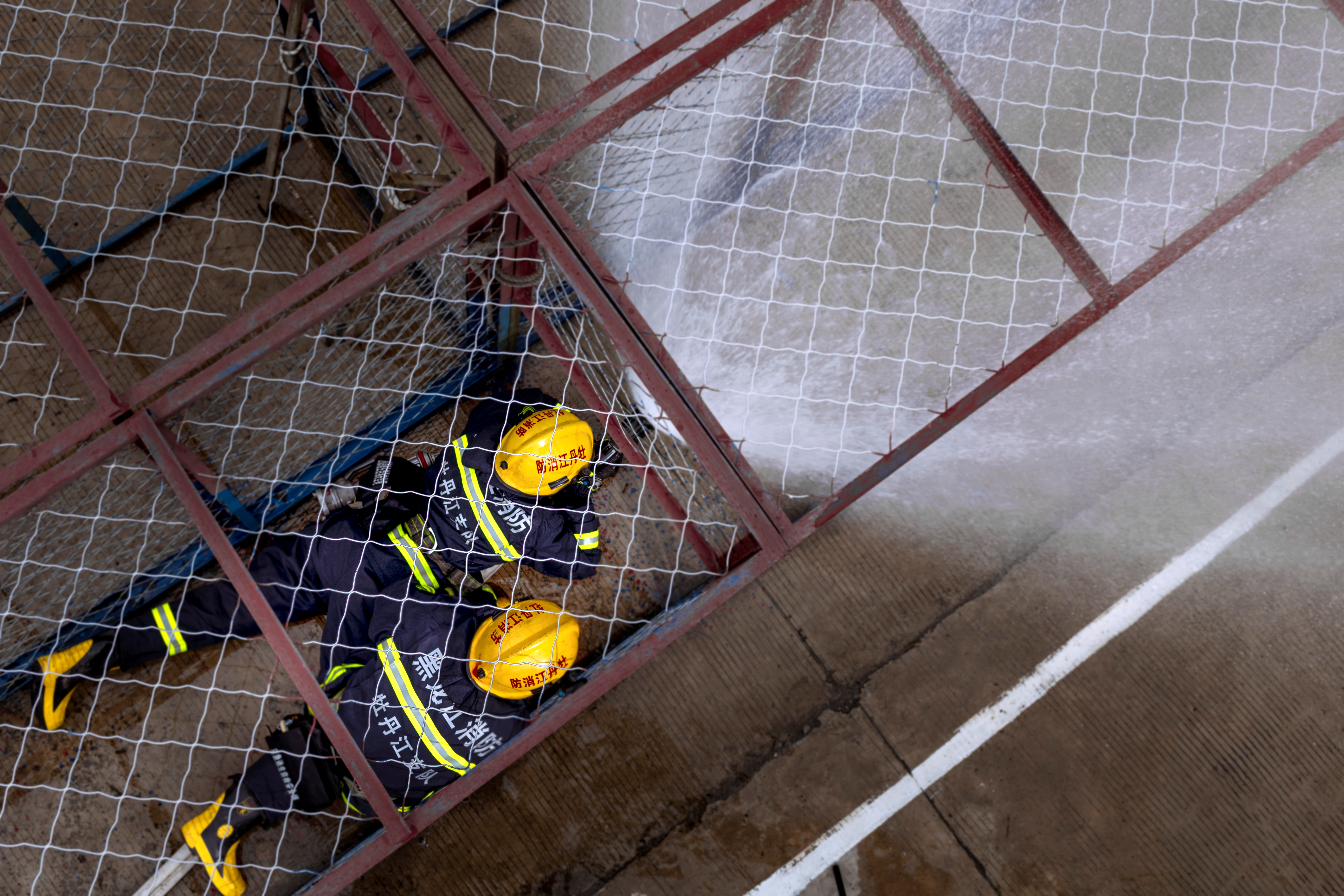 《使命如山，为民守护》《踏平崎岖、攻破险阻》