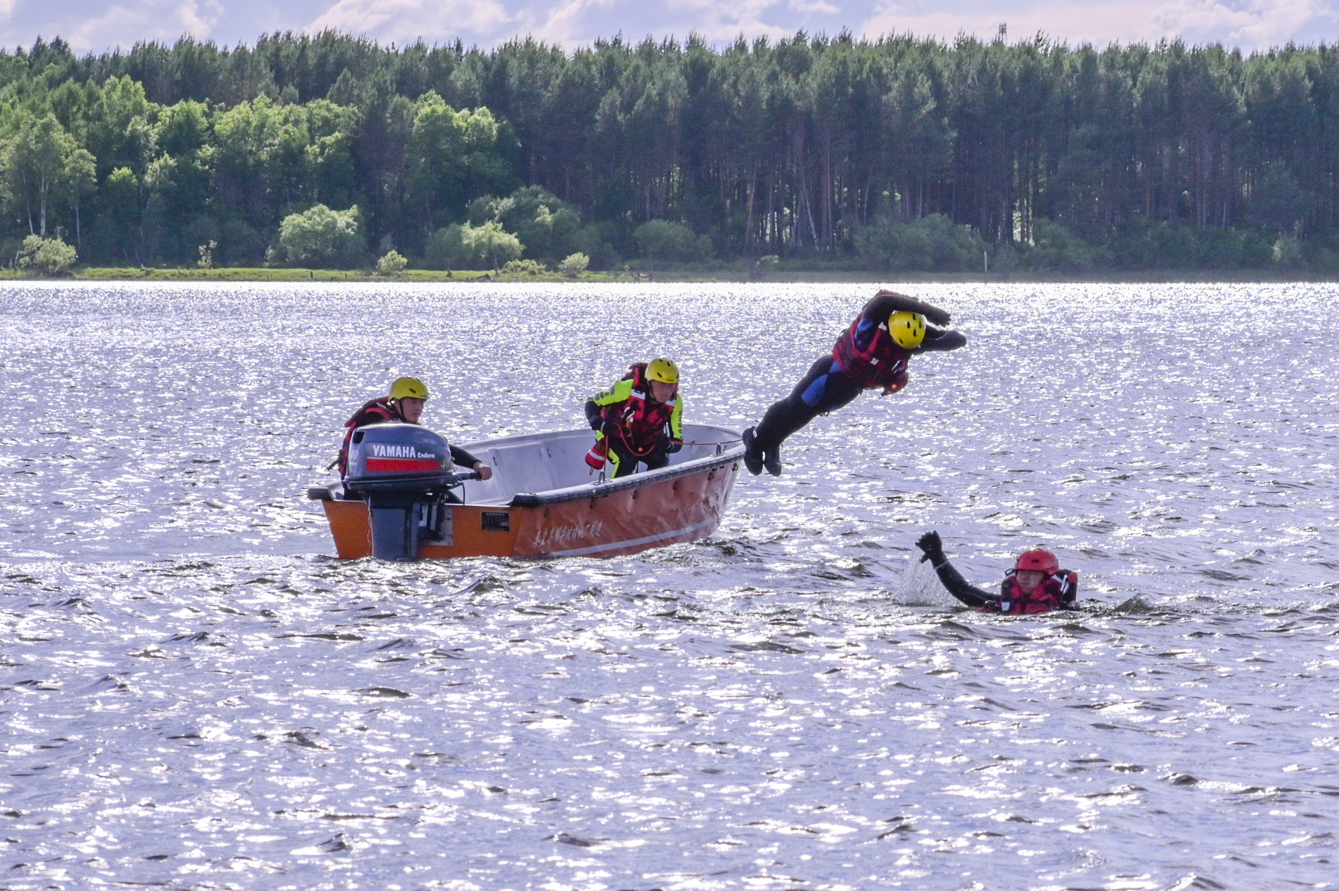 《水上骑兵》《风为令》《冰与火》《英姿》