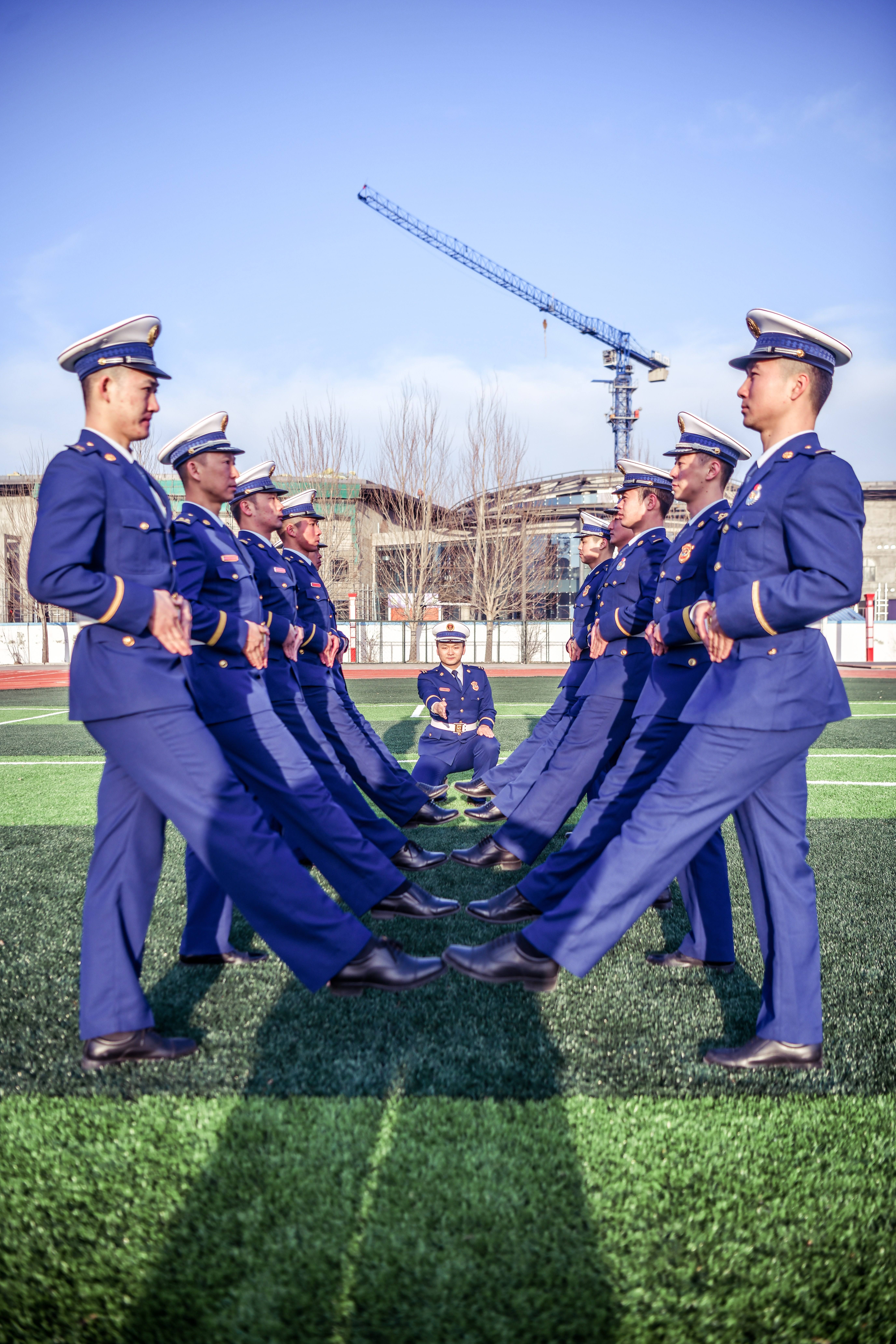 《水上骑兵》《风为令》《冰与火》《英姿》