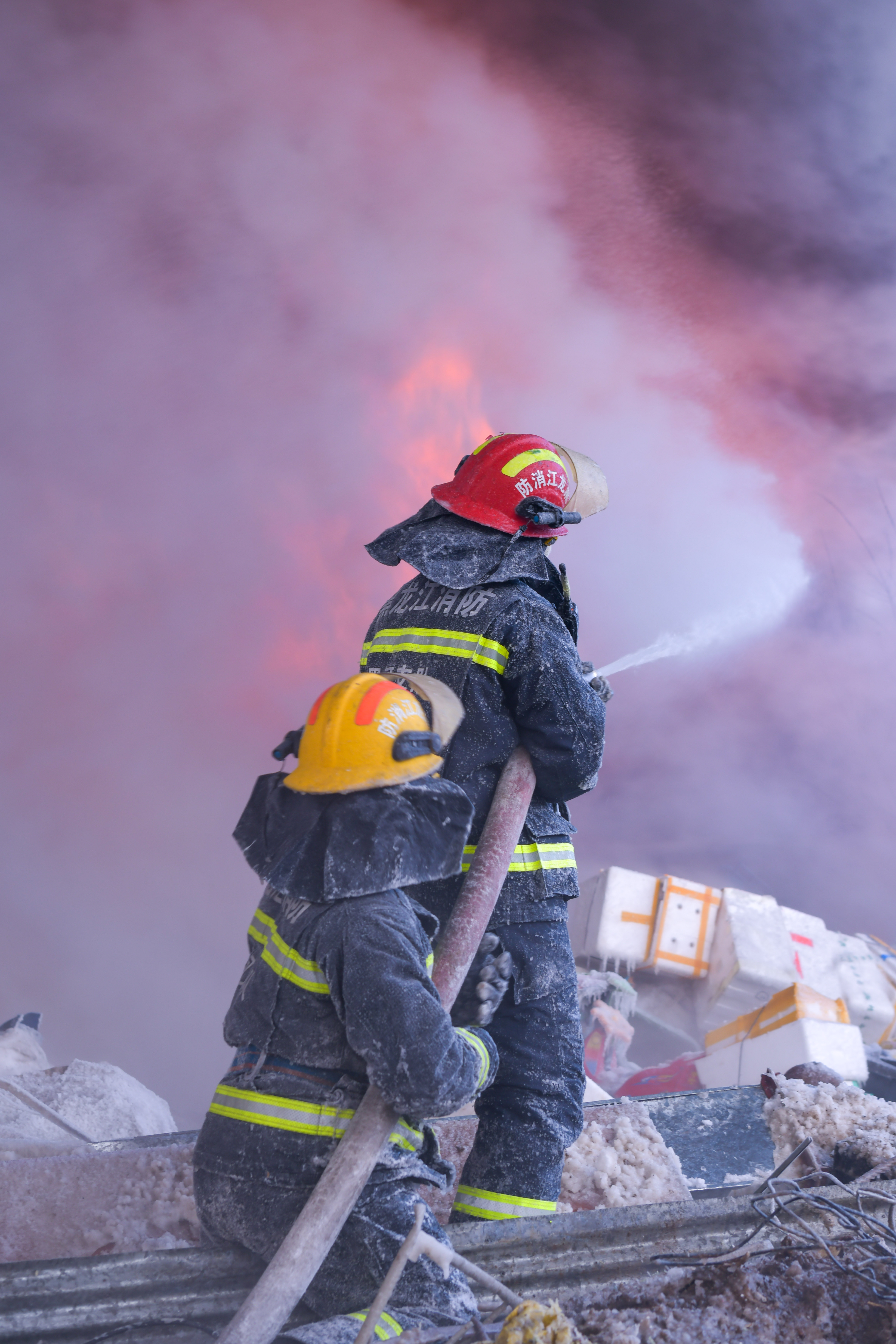 《水上骑兵》《风为令》《冰与火》《英姿》