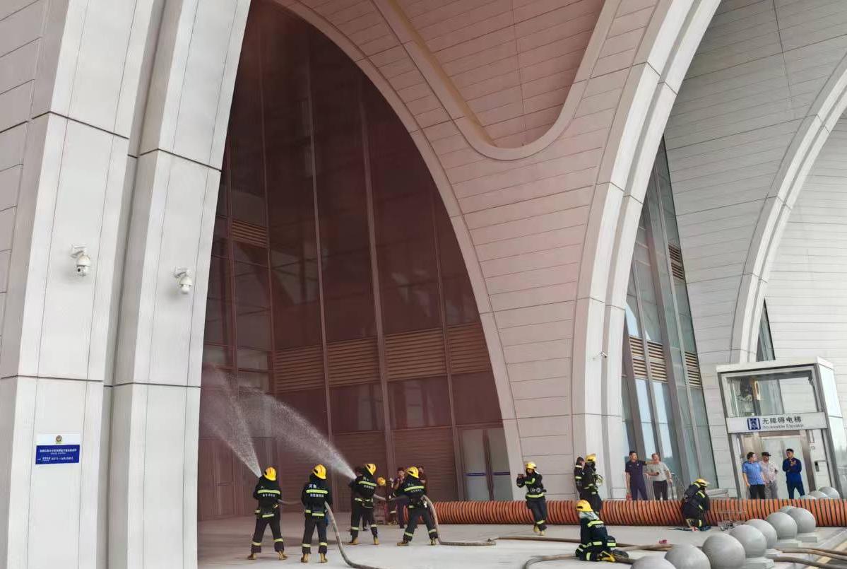 路地警客运站安检消防跨专业联合演练