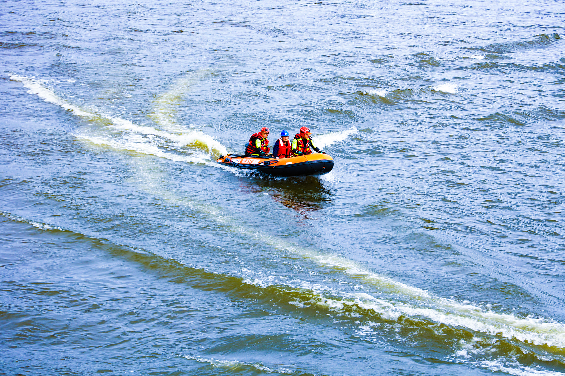 《水上救援 “兄弟连”》组图