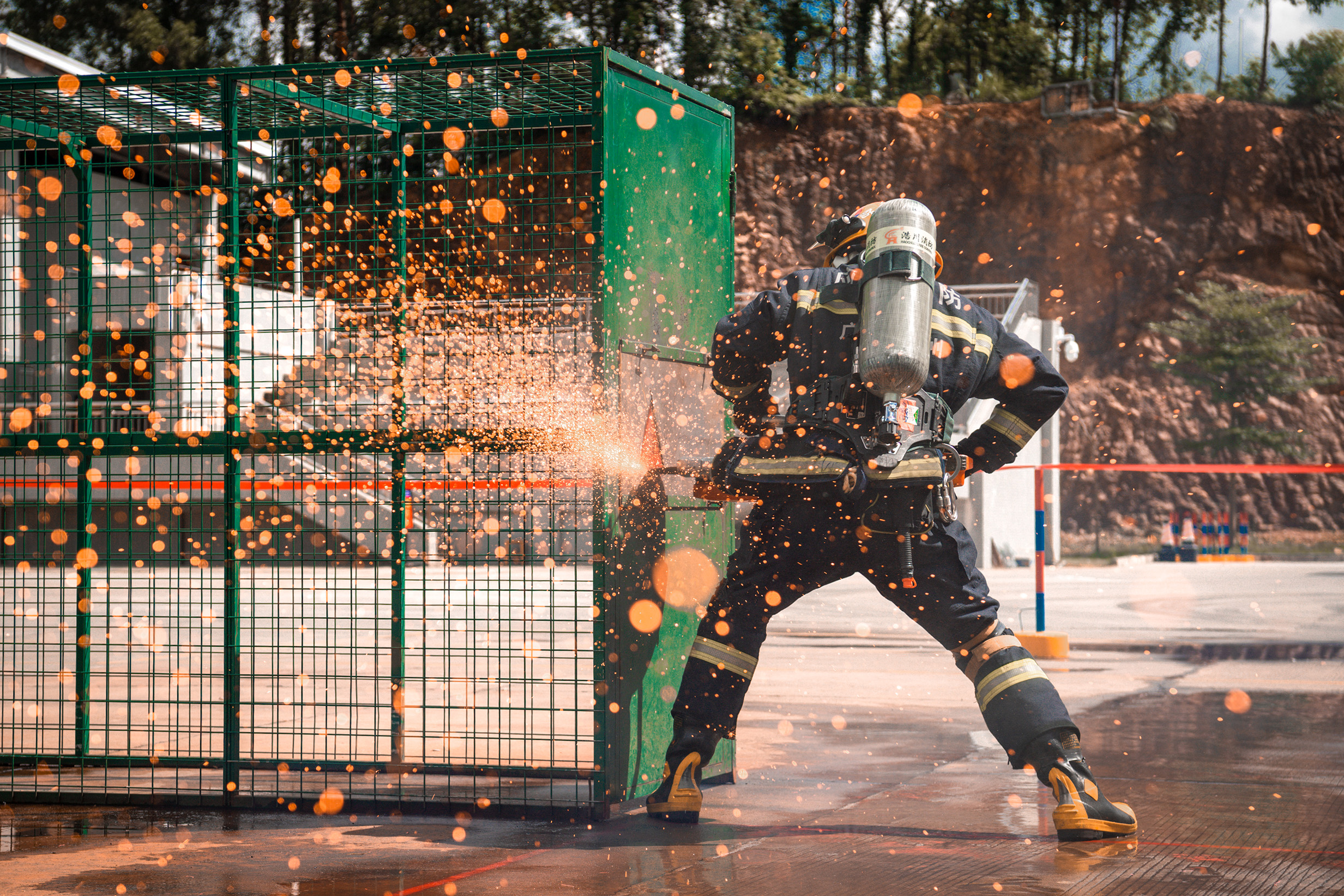 《淬火》、《烈日淬炼》、《向上》