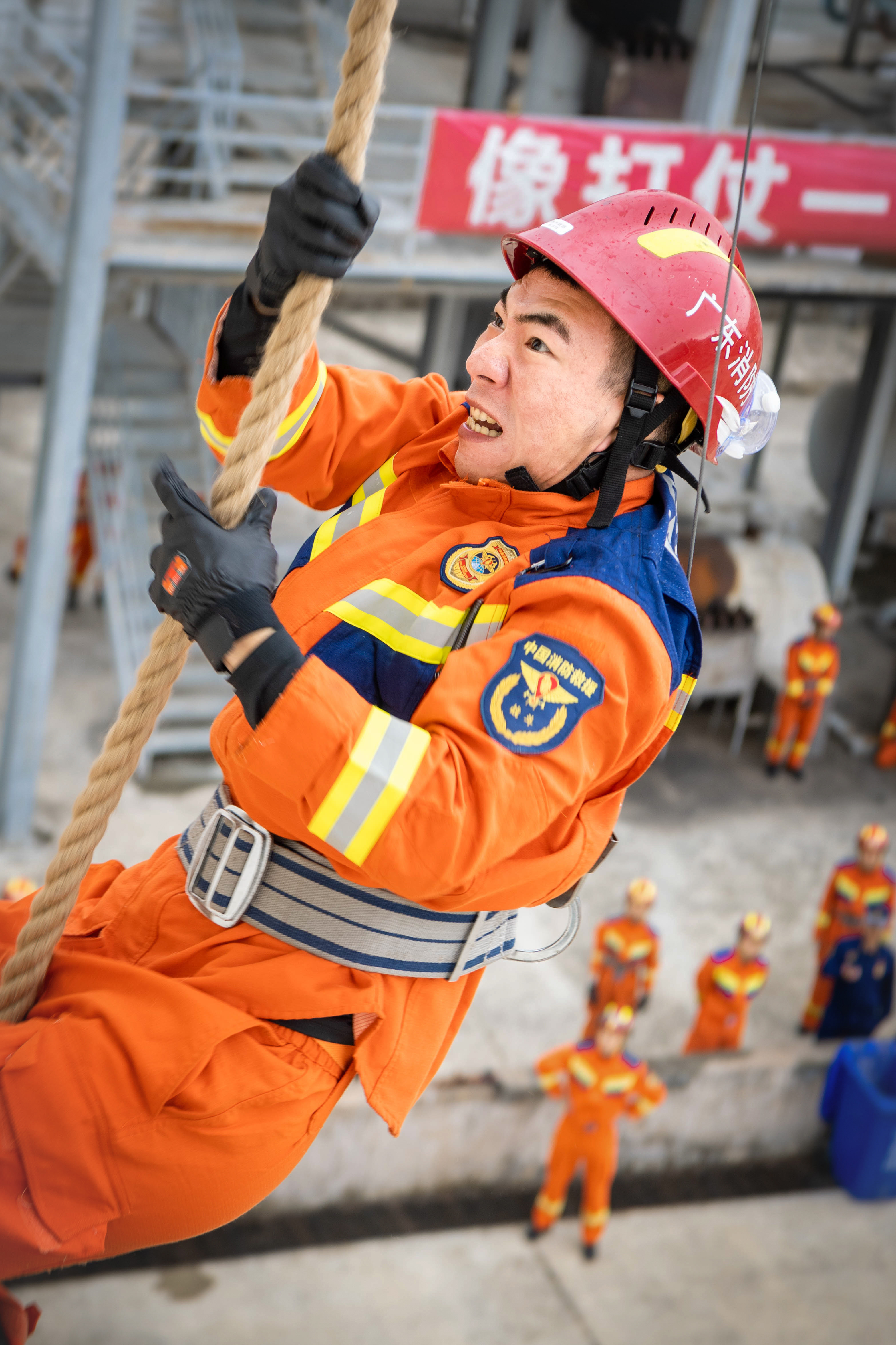 《淬火》、《烈日淬炼》、《向上》