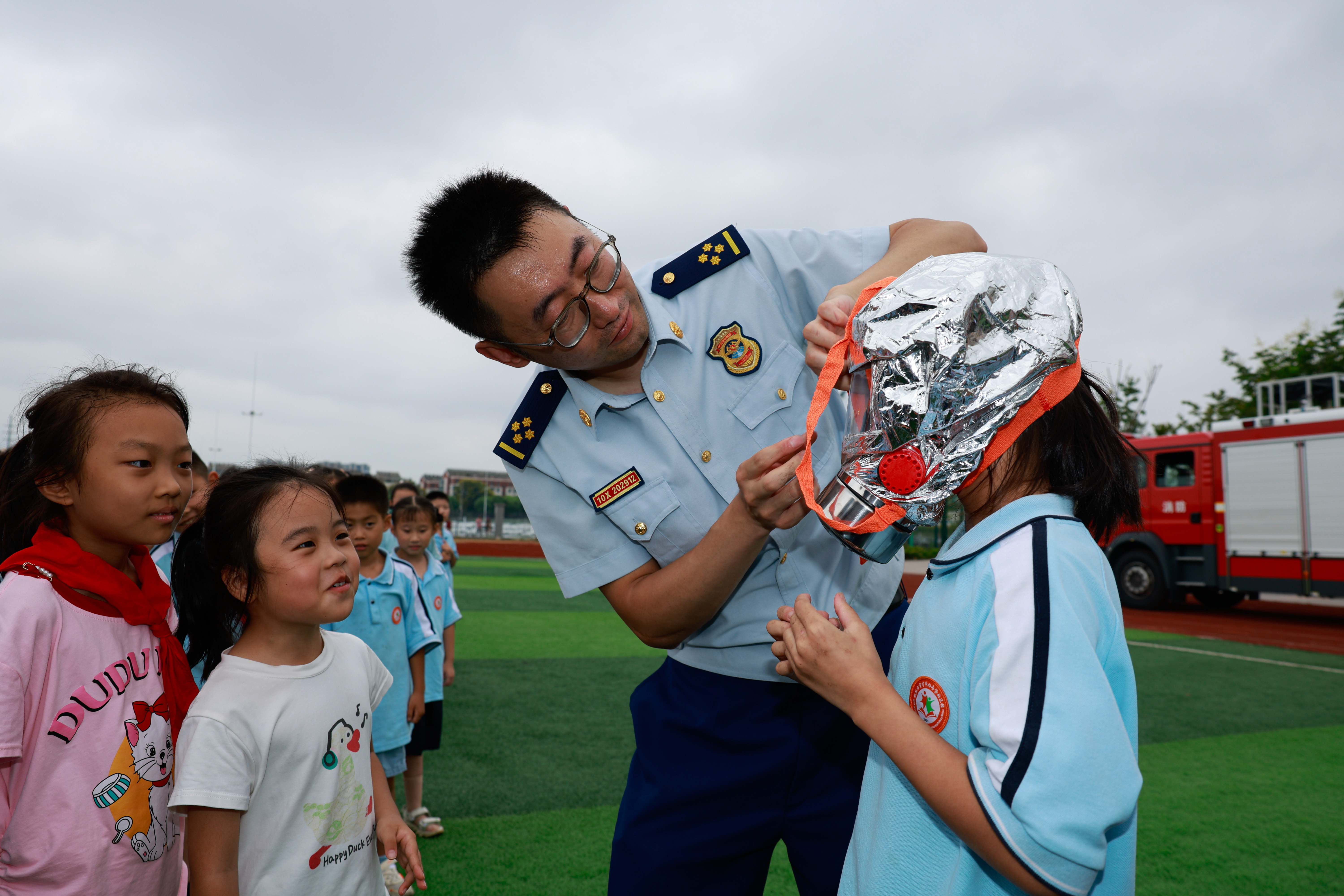 蓝朋友+蓝焰老师，点亮平安开学季